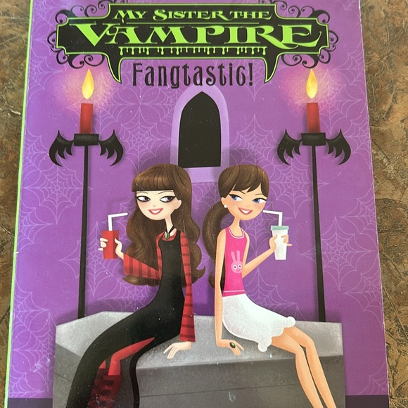 My sister the Vampire two book bundle - Picture 3 of 7